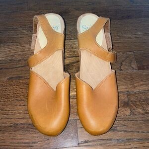Sven Women's Brown Leather Mules